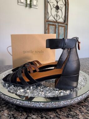 gentle souls break my park Black Leather Strappy Ankle-Heel Sandals NEW 9.5